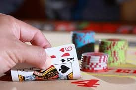 Tampilan info 77slot di ponsel